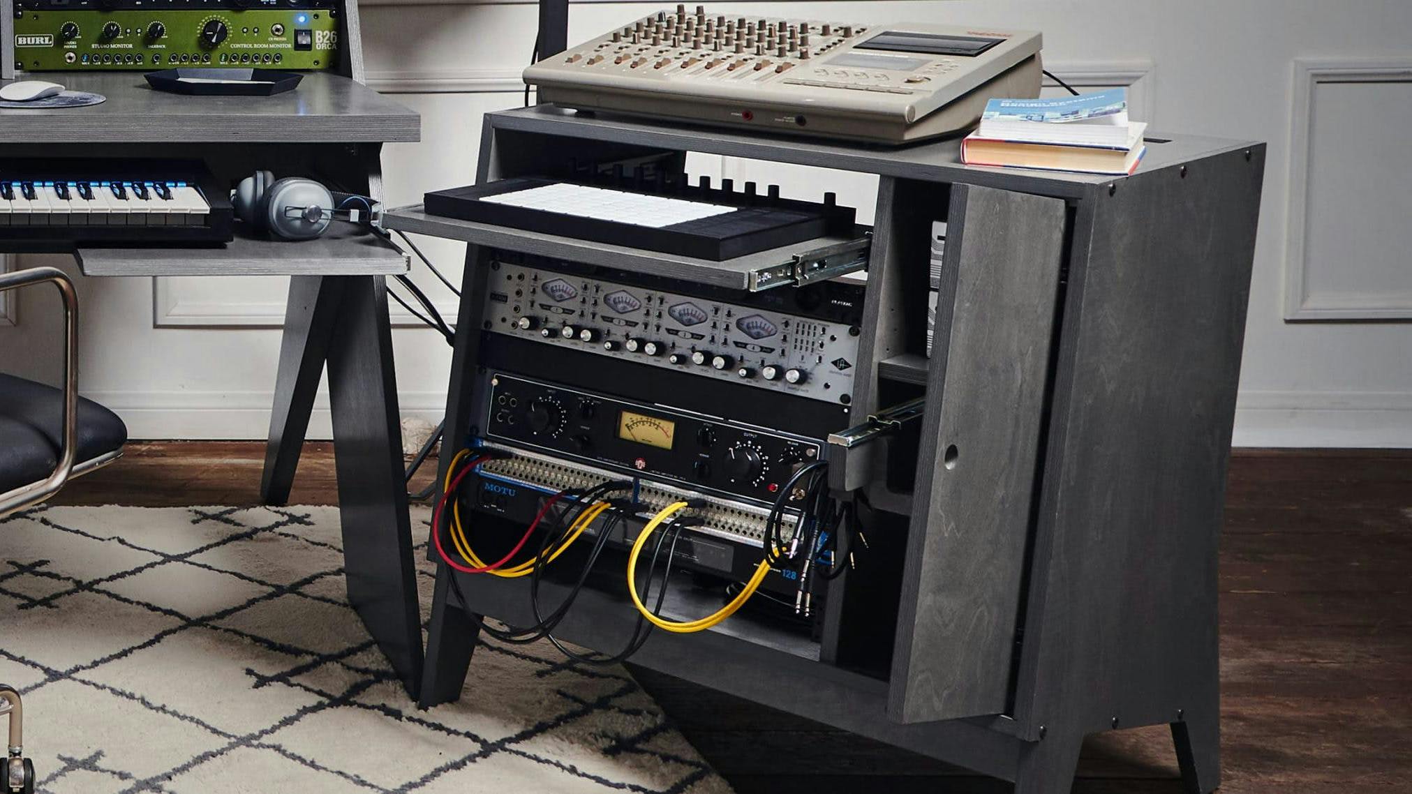 9 Essentials for Setting Up Your Home Studio 