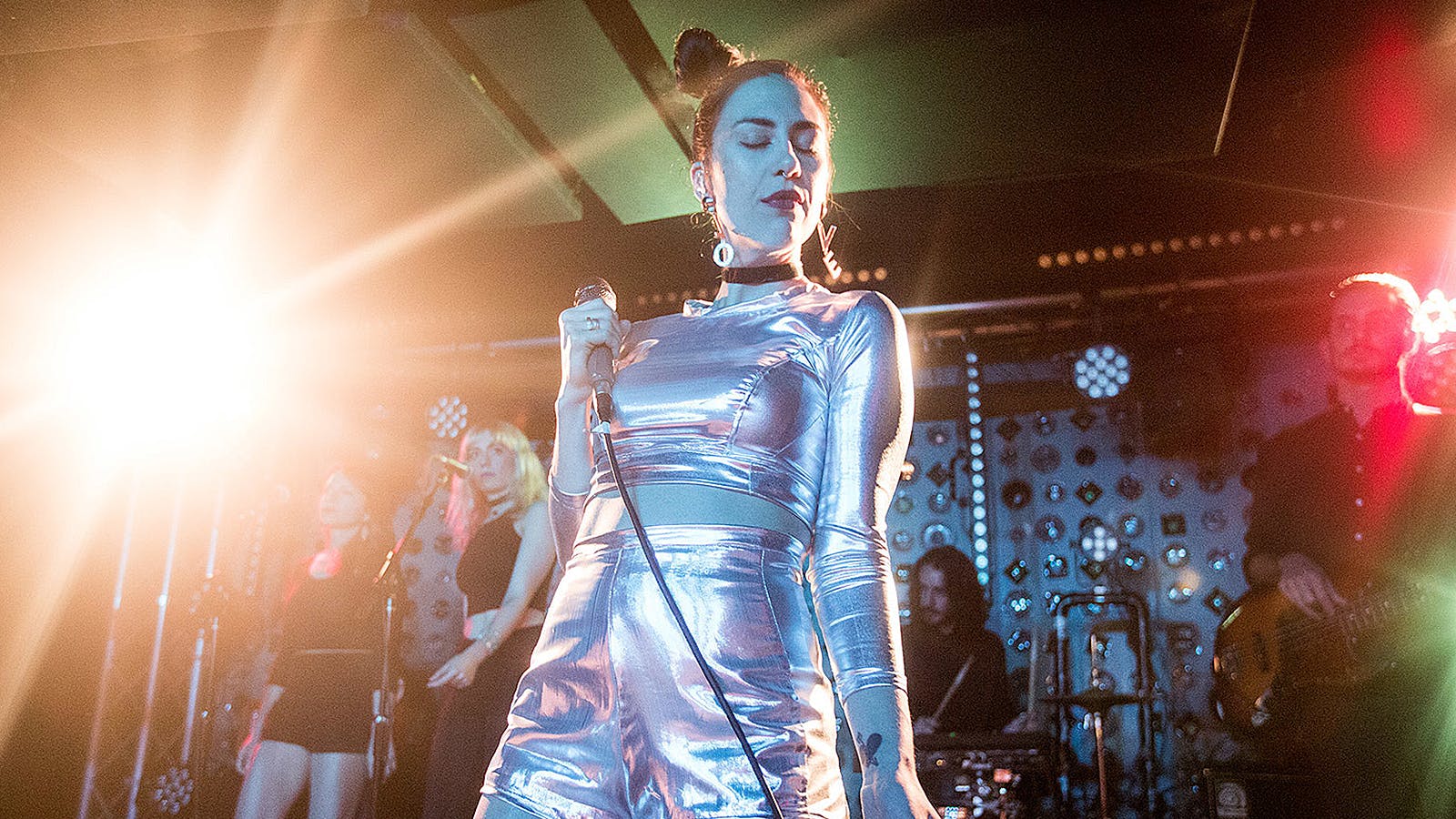 Kristin Kontrol performing